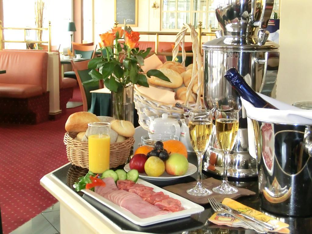 Europa Hotel Greifswald Buitenkant foto